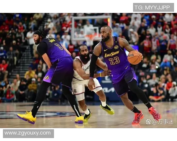 2017年快船与勇士的激烈对决回顾及其对NBA季后赛的影响分析