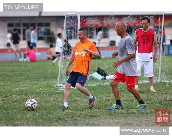 图圣马丁与老男孩的激烈对决揭示足球战术与团队精神的深刻内涵 图圣马丁与老男孩的激烈对决揭示足球战术与团队精神的深刻内涵