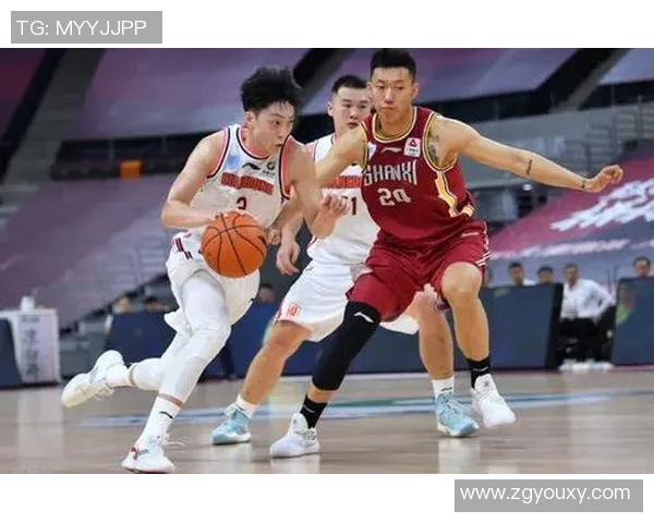 自由队与罗萨里激战正酣谁能在这场对决中笑到最后