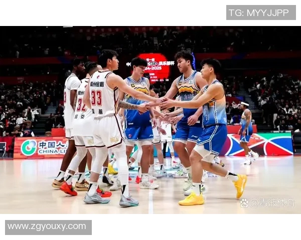 CBA精彩对决山东队与新疆队全场回放带你重温比赛精彩瞬间